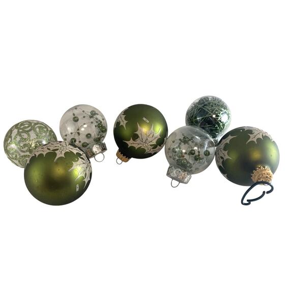 Set Of 7 Green & Clear Christmas Ornaments With Glitter & Holly Vintage Style - Picture 1 of 14